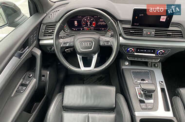Позашляховик / Кросовер Audi Q5 2020 в 