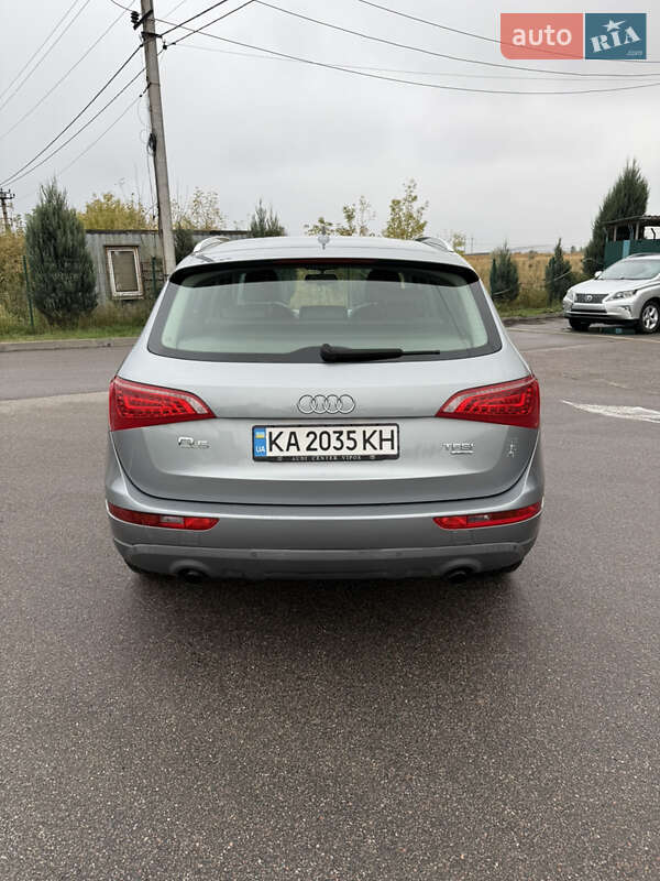 Внедорожник / Кроссовер Audi Q5 2010 в Киеве