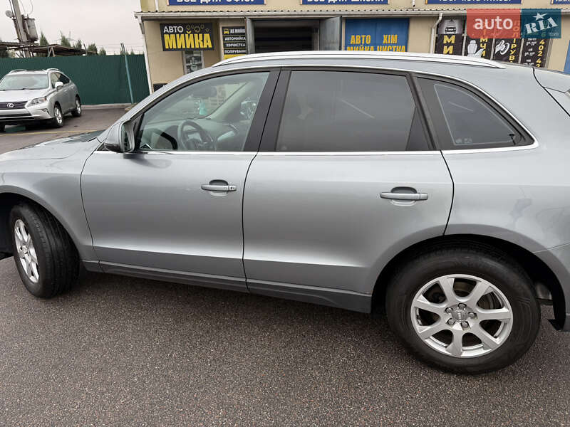 Внедорожник / Кроссовер Audi Q5 2010 в Киеве