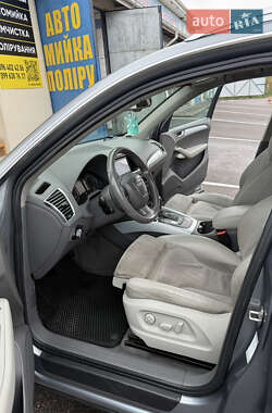 Внедорожник / Кроссовер Audi Q5 2010 в 