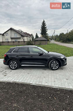 Внедорожник / Кроссовер Audi Q5 2021 в 