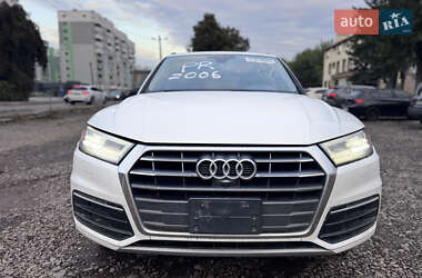 Внедорожник / Кроссовер Audi Q5 2018 в 