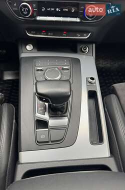 Позашляховик / Кросовер Audi Q5 2017 в 