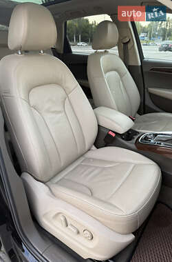 Внедорожник / Кроссовер Audi Q5 2011 в 