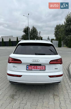 Позашляховик / Кросовер Audi Q5 2019 в 