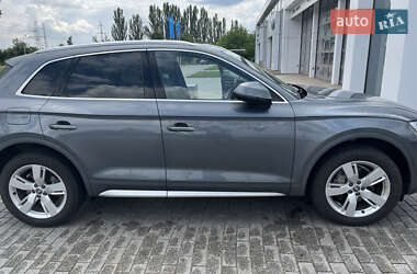 Позашляховик / Кросовер Audi Q5 2018 в 