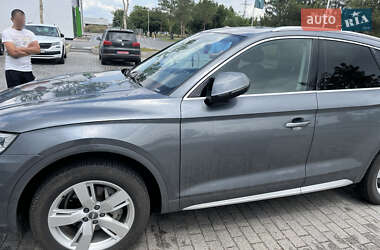 Позашляховик / Кросовер Audi Q5 2018 в 