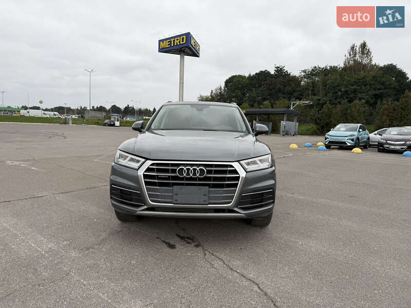 Внедорожник / Кроссовер Audi Q5 2017 в 