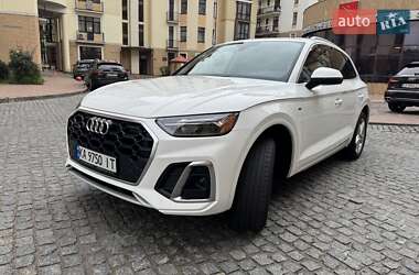 Внедорожник / Кроссовер Audi Q5 2021 в 