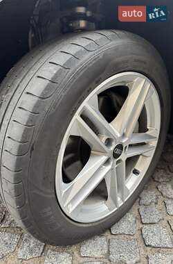 Внедорожник / Кроссовер Audi Q5 2021 в 