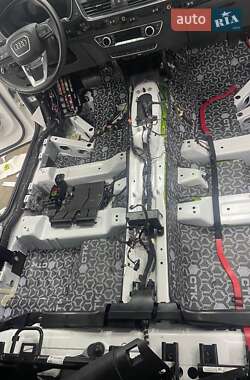 Внедорожник / Кроссовер Audi Q5 2021 в 