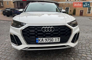 Внедорожник / Кроссовер Audi Q5 2021 в 