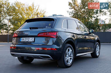 Внедорожник / Кроссовер Audi Q5 2017 в 