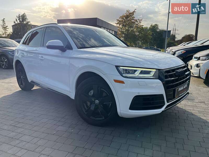 Позашляховик / Кросовер Audi Q5 2017 в Львові