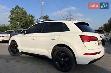 Внедорожник / Кроссовер Audi Q5 2017 в 