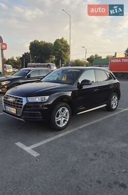 Внедорожник / Кроссовер Audi Q5 2017 в 