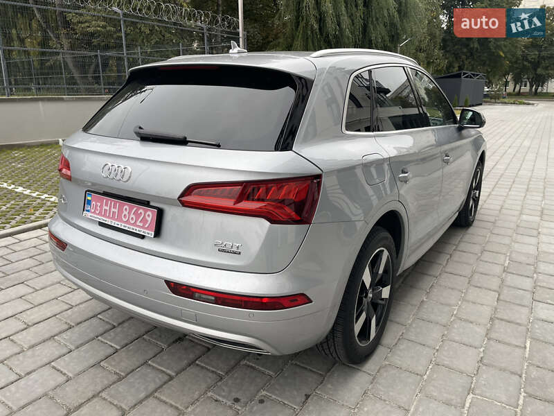 Внедорожник / Кроссовер Audi Q5 2018 в Ровно