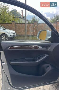 Внедорожник / Кроссовер Audi Q5 2012 в 
