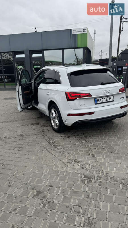 Позашляховик / Кросовер Audi Q5 2022 в Києві