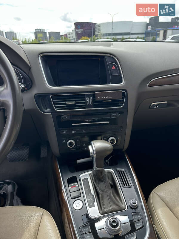 Внедорожник / Кроссовер Audi Q5 2014 в Рокитном