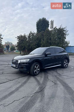 Внедорожник / Кроссовер Audi Q5 2017 в 