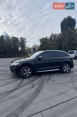 Внедорожник / Кроссовер Audi Q5 2017 в 