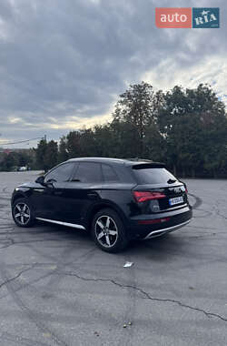 Внедорожник / Кроссовер Audi Q5 2017 в 