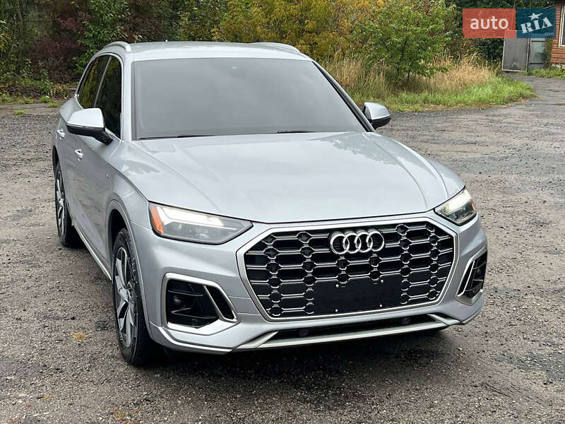 Внедорожник / Кроссовер Audi Q5 2021 в Киеве