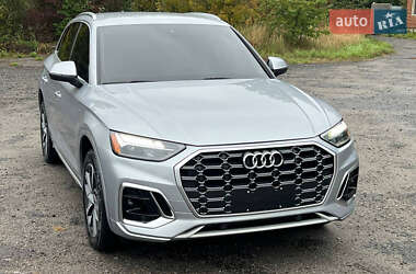 Позашляховик / Кросовер Audi Q5 2021 в 