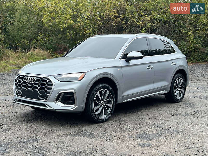 Внедорожник / Кроссовер Audi Q5 2021 в Киеве