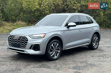 Позашляховик / Кросовер Audi Q5 2021 в 