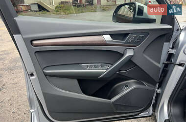 Позашляховик / Кросовер Audi Q5 2021 в 