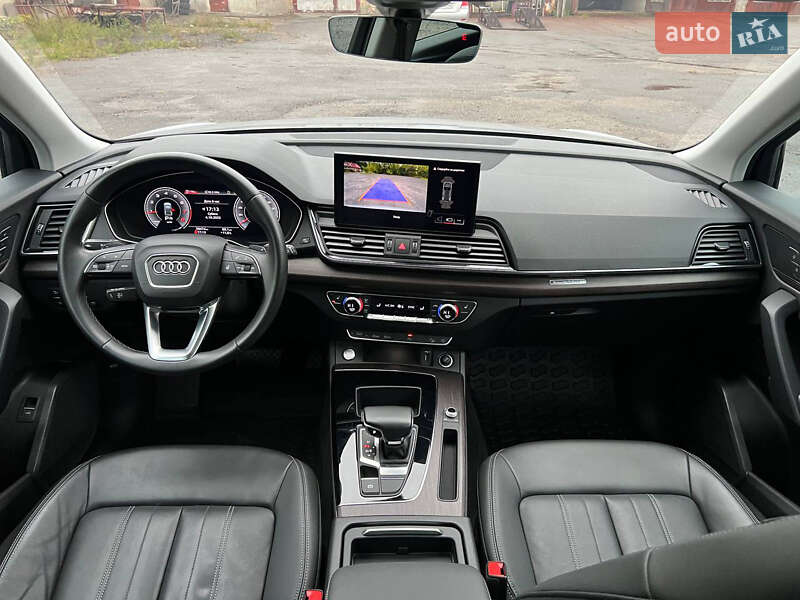 Внедорожник / Кроссовер Audi Q5 2021 в Киеве