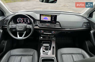 Позашляховик / Кросовер Audi Q5 2021 в 