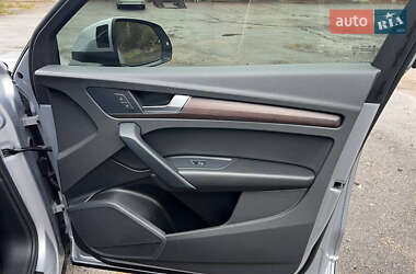 Позашляховик / Кросовер Audi Q5 2021 в 