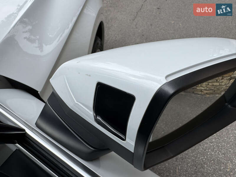 Внедорожник / Кроссовер Audi Q5 2019 в Киеве