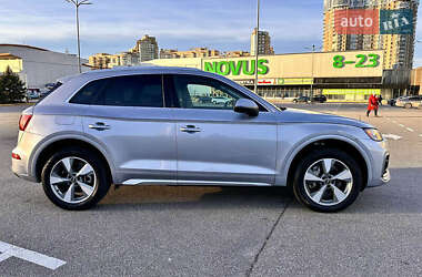 Внедорожник / Кроссовер Audi Q5 2022 в 