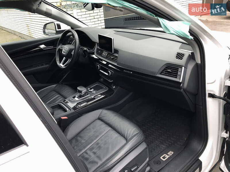 Внедорожник / Кроссовер Audi Q5 2018 в Ирпене