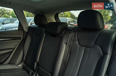 Внедорожник / Кроссовер Audi Q5 2018 в 