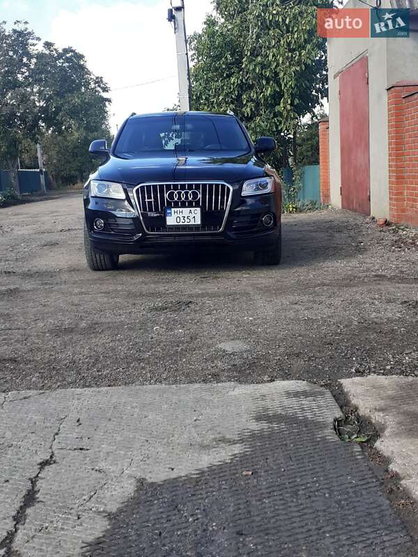 Внедорожник / Кроссовер Audi Q5 2015 в 