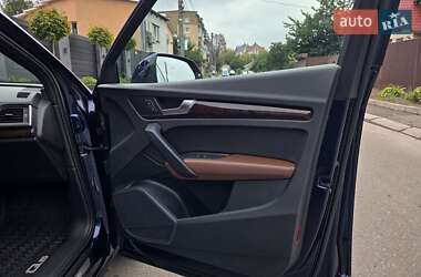Внедорожник / Кроссовер Audi Q5 2018 в 