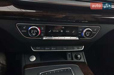 Внедорожник / Кроссовер Audi Q5 2018 в 