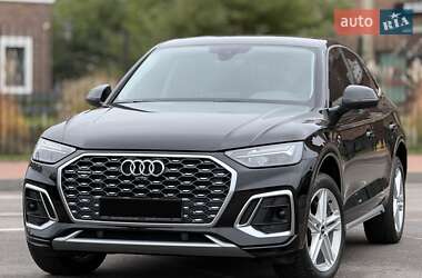 Внедорожник / Кроссовер Audi Q5 2021 в Киеве