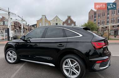 Внедорожник / Кроссовер Audi Q5 2021 в 