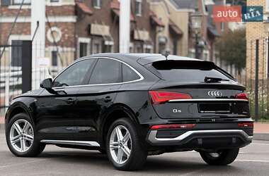 Внедорожник / Кроссовер Audi Q5 2021 в 