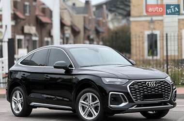 Внедорожник / Кроссовер Audi Q5 2021 в 