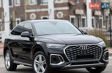 Внедорожник / Кроссовер Audi Q5 2021 в 