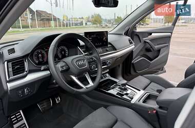 Внедорожник / Кроссовер Audi Q5 2021 в 