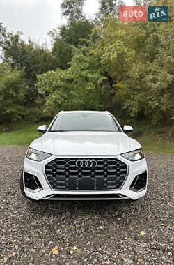 Внедорожник / Кроссовер Audi Q5 2021 в 