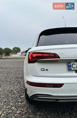 Внедорожник / Кроссовер Audi Q5 2021 в 
